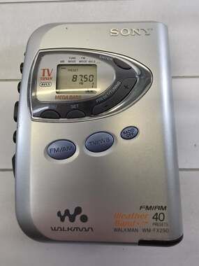 Sony Walkman WM-FX290 AM/FM Weather Band Cassette Player Tested Working Silver